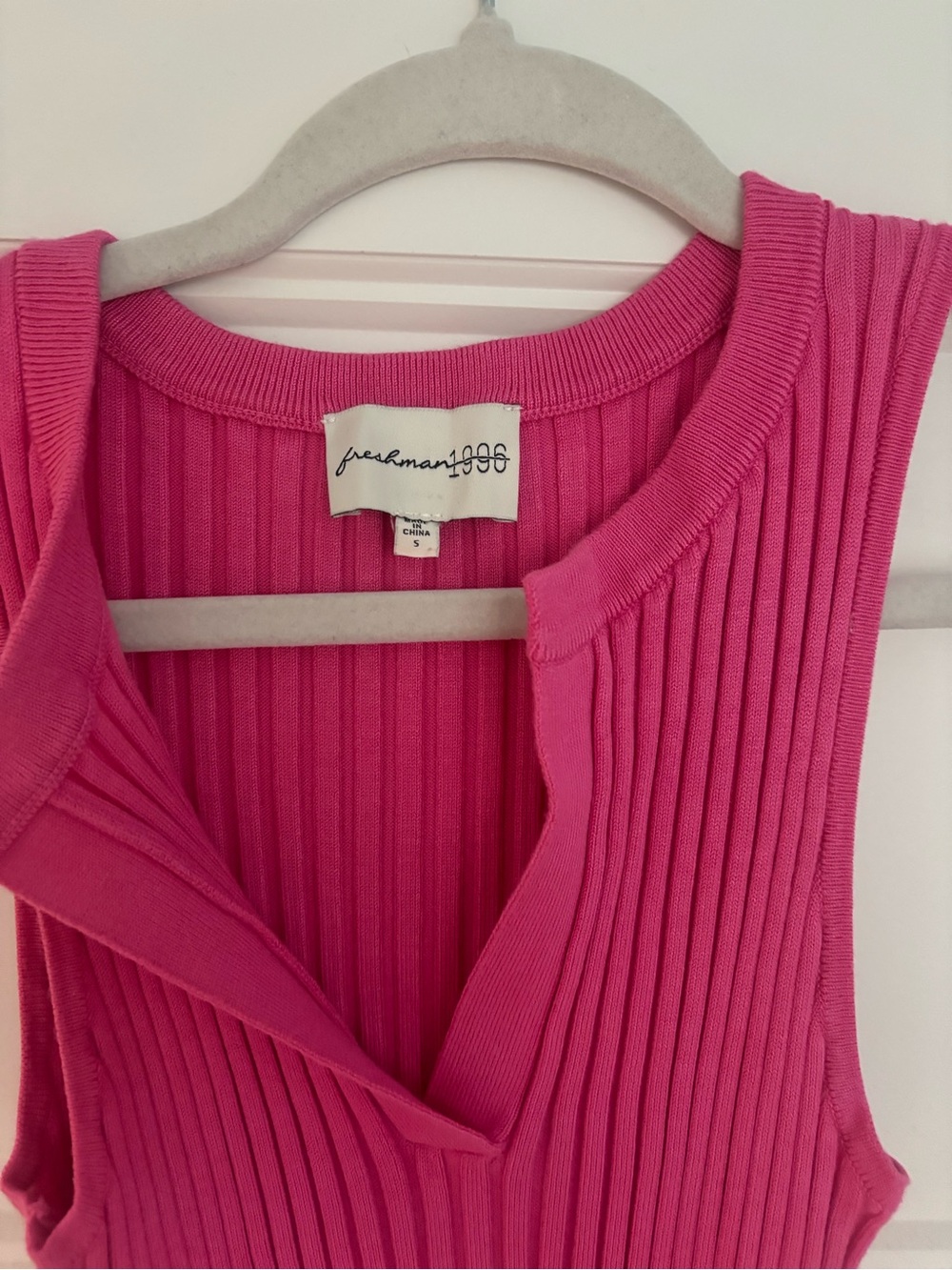 freshman1996 Ribbed Sleeveless Top in Bright Pink